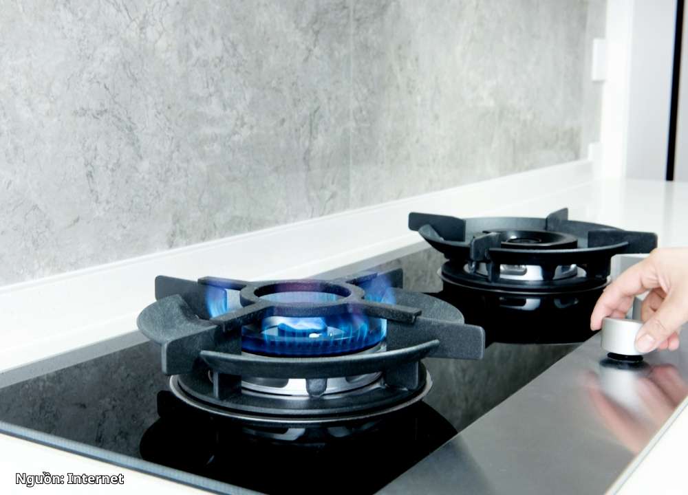 Lý Do Vì Sao Có Ngọn Lửa Màu Xanh Khi Đốt Cháy Khí Gas1 (1)