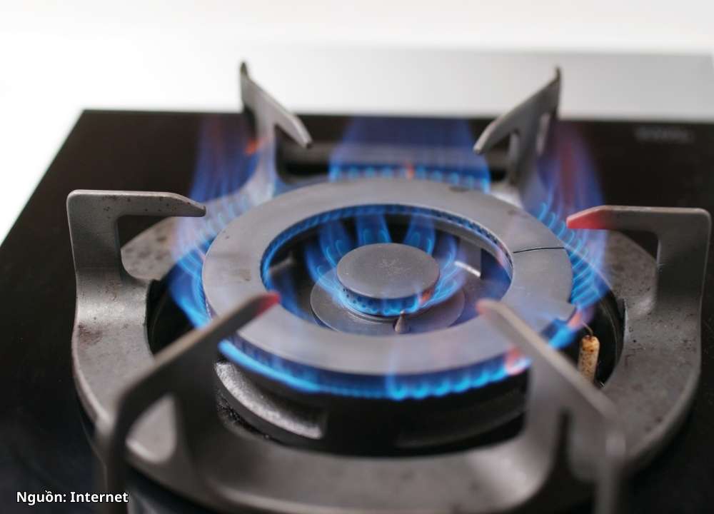 Lý Do Vì Sao Có Ngọn Lửa Màu Xanh Khi Đốt Cháy Khí Gas1 (1)