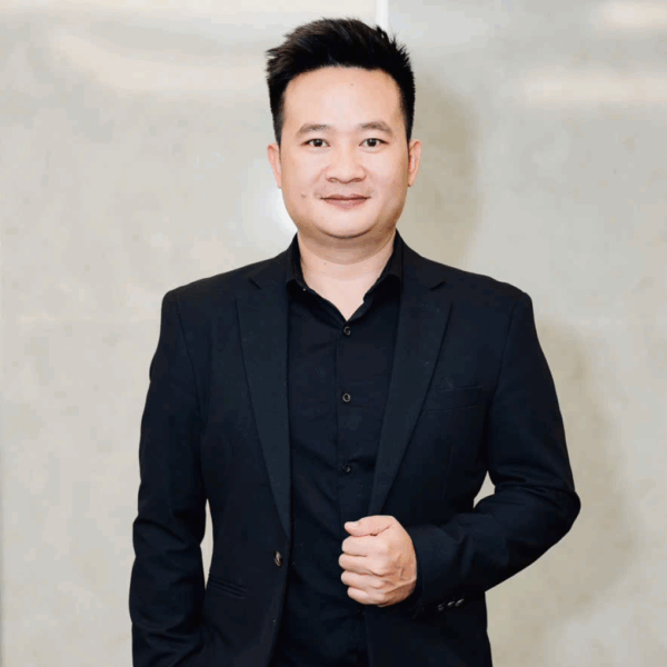 Ông: Nguyễn Thành Vương